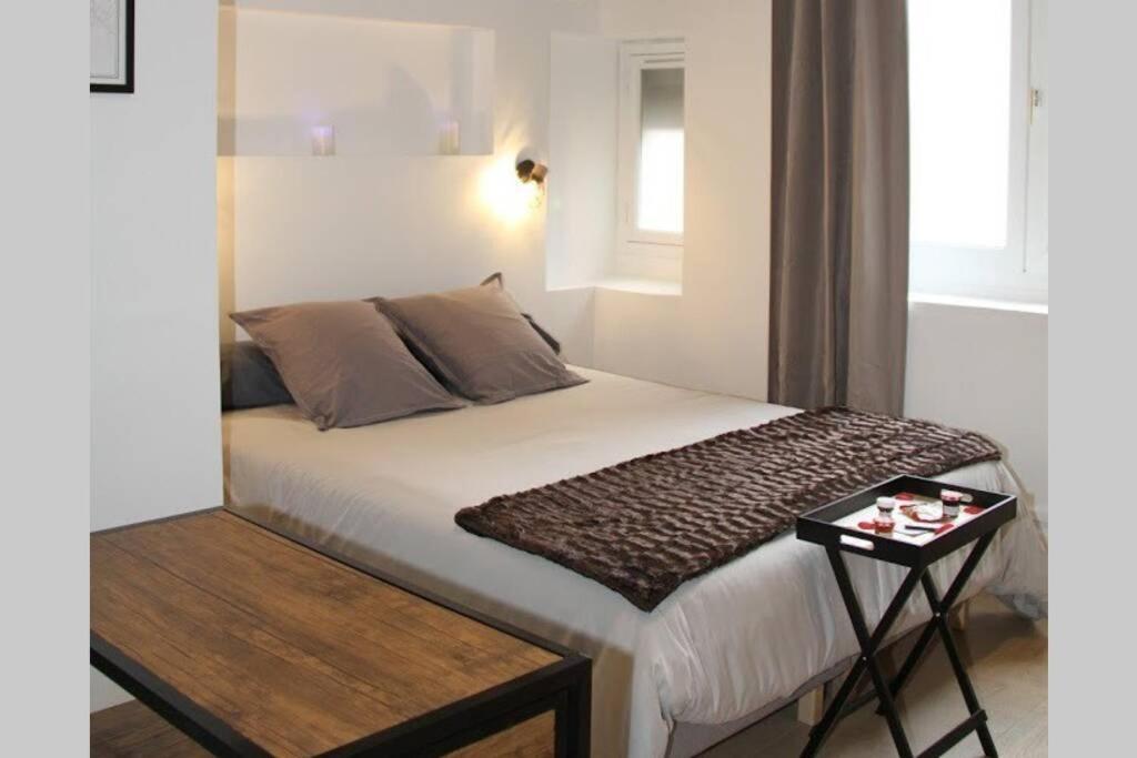 ビユールバンヌL'Escapade De Lyon, Charpennes, Jacuzzi Et Emplacement Idealアパートメント エクステリア 写真