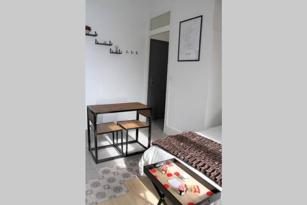 ビユールバンヌL'Escapade De Lyon, Charpennes, Jacuzzi Et Emplacement Idealアパートメント エクステリア 写真