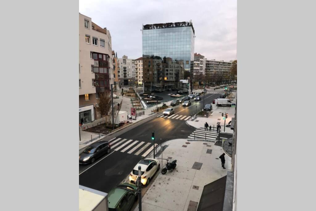 ビユールバンヌL'Escapade De Lyon, Charpennes, Jacuzzi Et Emplacement Idealアパートメント エクステリア 写真